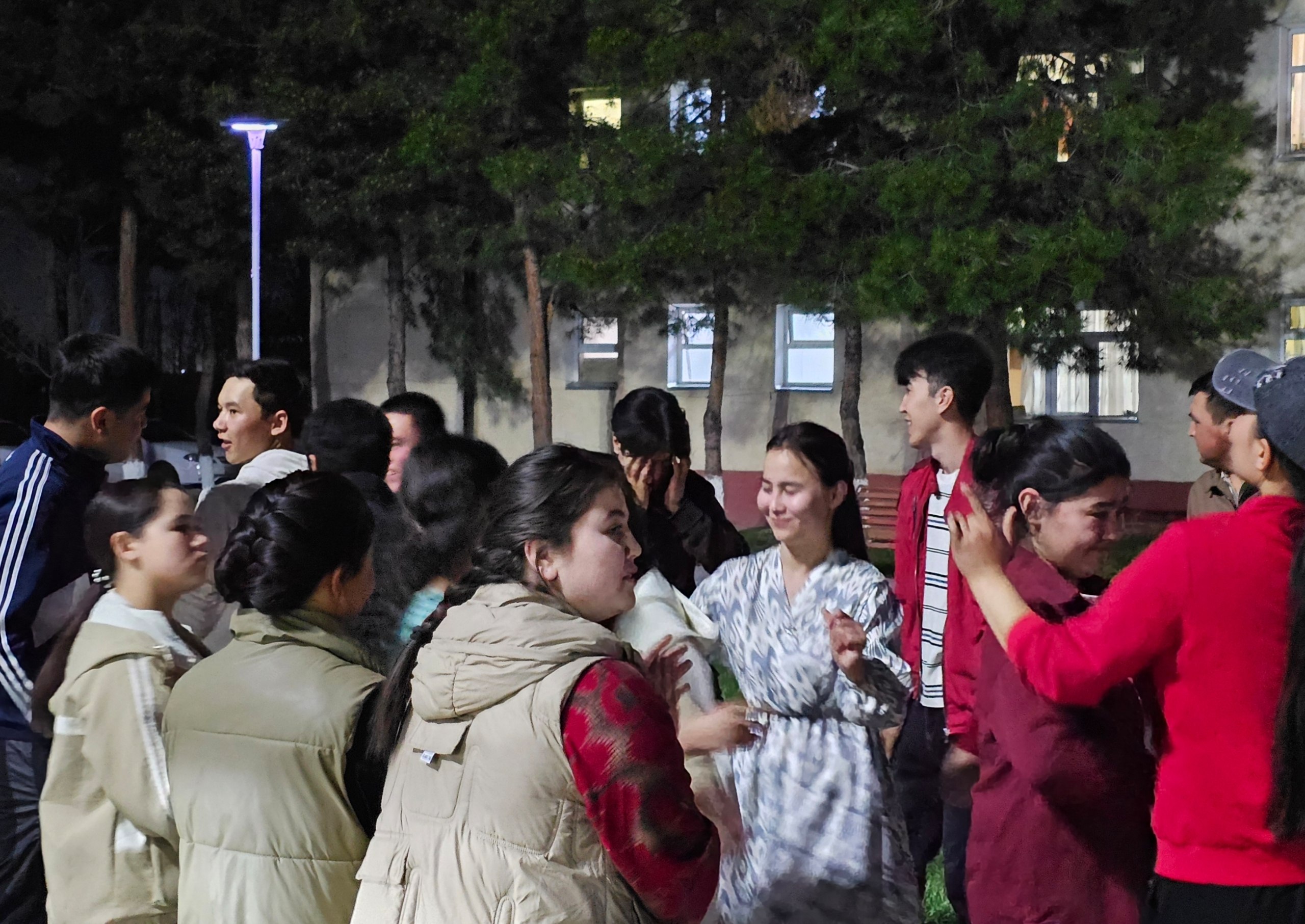 Talabalar turar joyida tashkil etilgan Sumalak sayli ko‘tarinki ruhda davom etmoqda